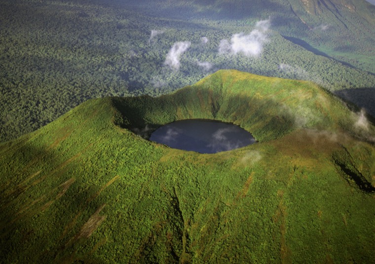 DR Congo — Congo River energy, rumba music and Virunga's mountain gorillas